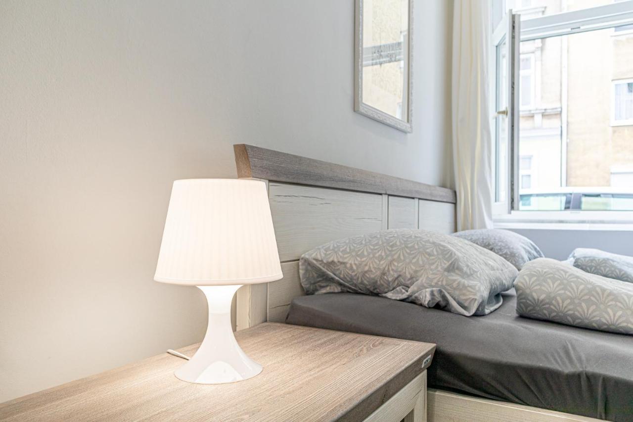 9 Min From City Center - Lovely Studio Near U1 Reumannplatz Bécs Kültér fotó
